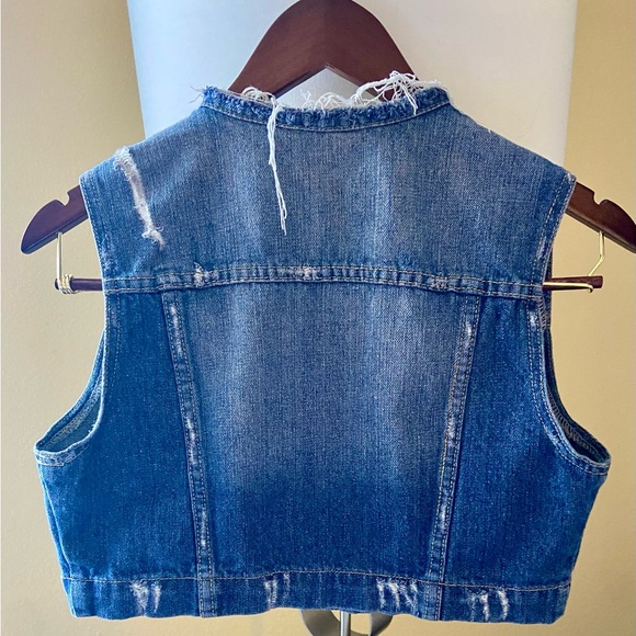 Roommates California Denim Crop Jacket Size Medium - Picture 2 of 4